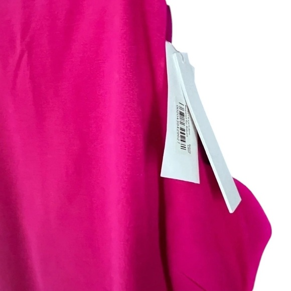 New with tags Aqua brand scalloped magenta dress from Bloomingdale size medium - Picture 2 of 6